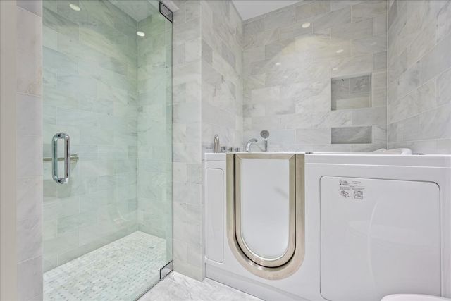 2291 Hybernia Drive, Highland Park, IL 60035