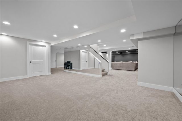 2291 Hybernia Drive, Highland Park, IL 60035
