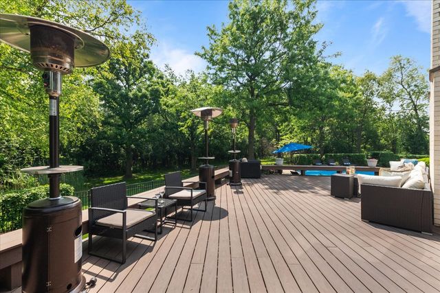 2291 Hybernia Drive, Highland Park, IL 60035