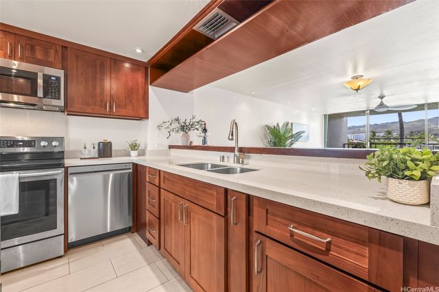 500 Lunalilo Home Road 22C, Honolulu, HI 96825