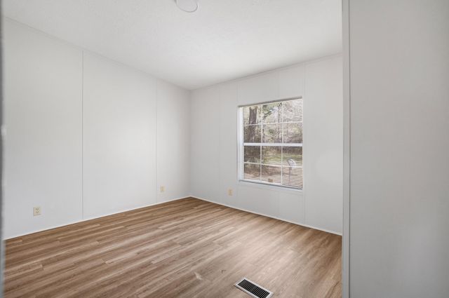 26 Jacob Street, Huntsville, TX 77320