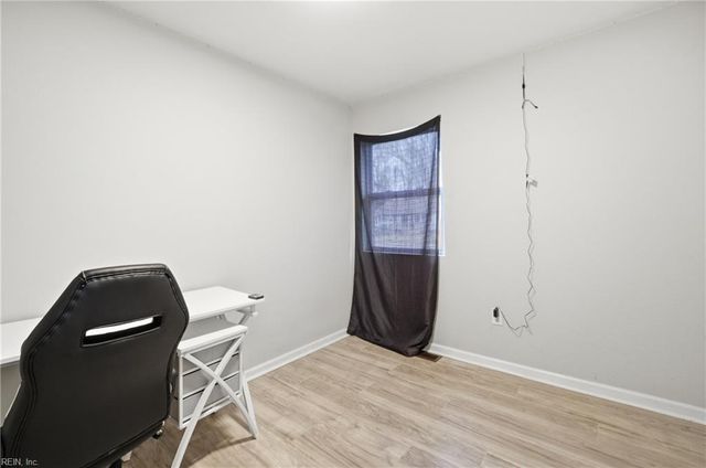 1307 Colebrook DR, Hampton, VA 23669