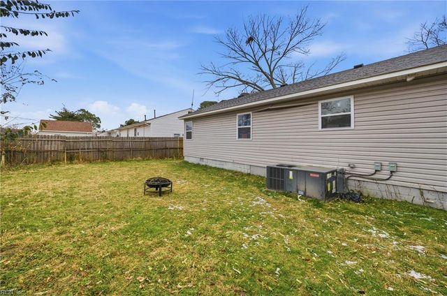 1307 Colebrook DR, Hampton, VA 23669