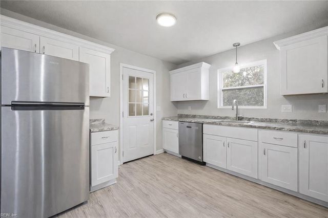 1307 Colebrook DR, Hampton, VA 23669