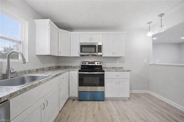 1307 Colebrook DR, Hampton, VA 23669