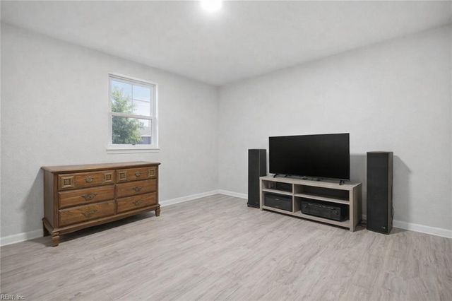 1307 Colebrook DR, Hampton, VA 23669