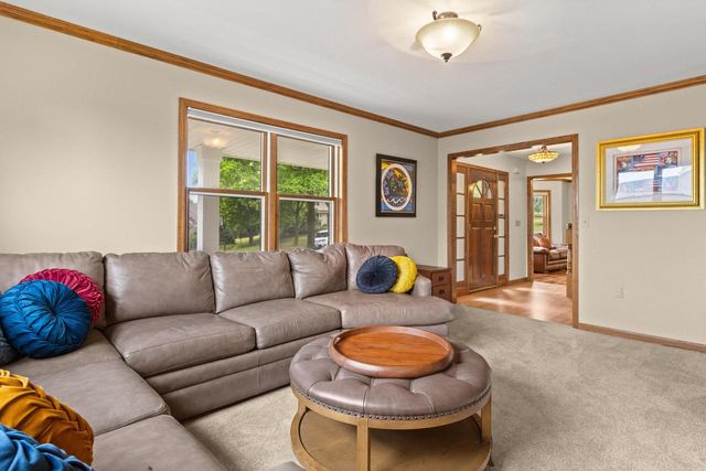 1211 Highpoint LANE, Waukesha, WI 53189