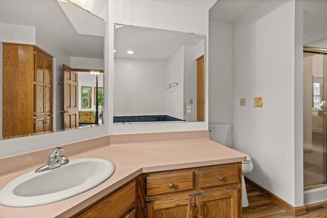 1211 Highpoint LANE, Waukesha, WI 53189