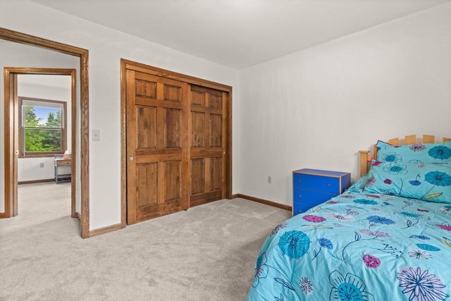 1211 Highpoint LANE, Waukesha, WI 53189