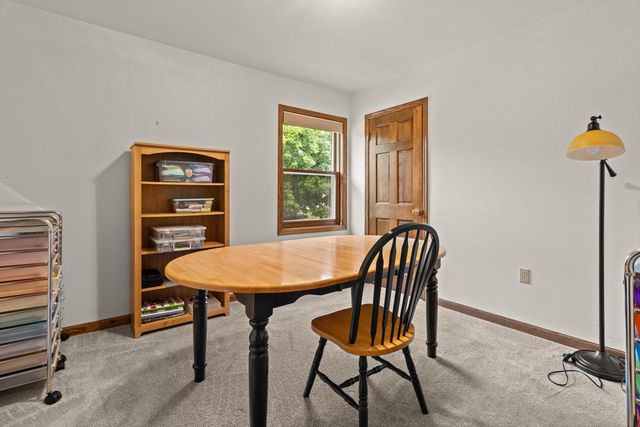 1211 Highpoint LANE, Waukesha, WI 53189