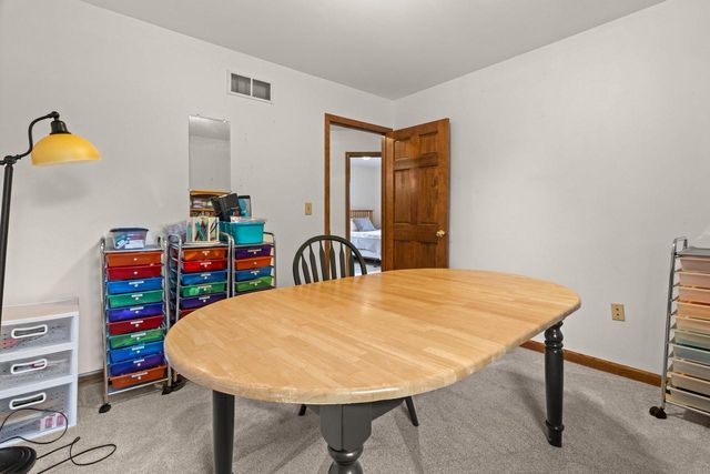1211 Highpoint LANE, Waukesha, WI 53189