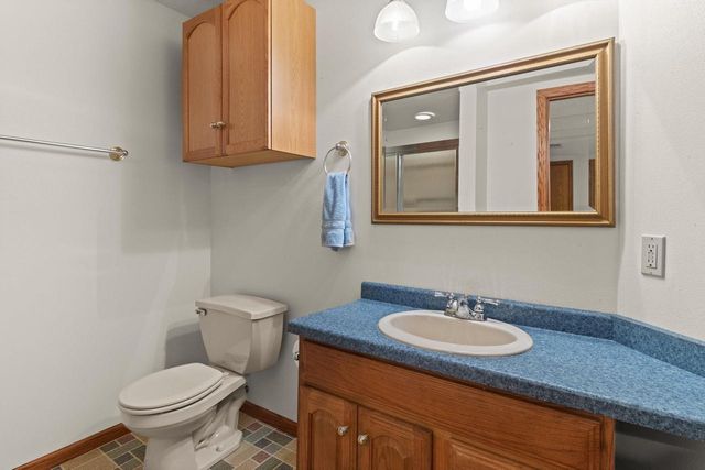 1211 Highpoint LANE, Waukesha, WI 53189