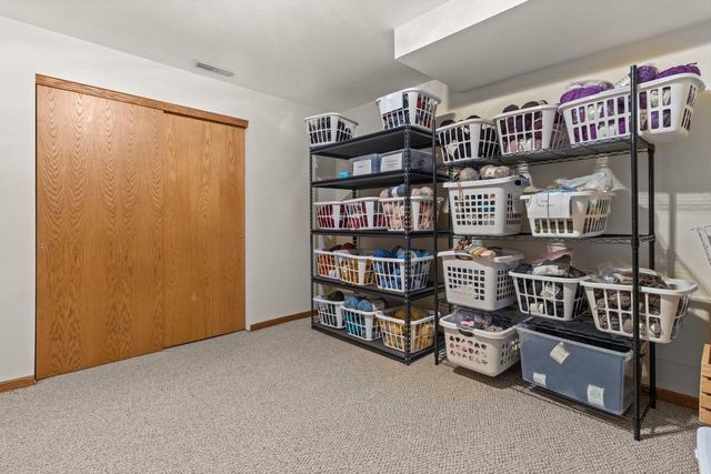 1211 Highpoint LANE, Waukesha, WI 53189