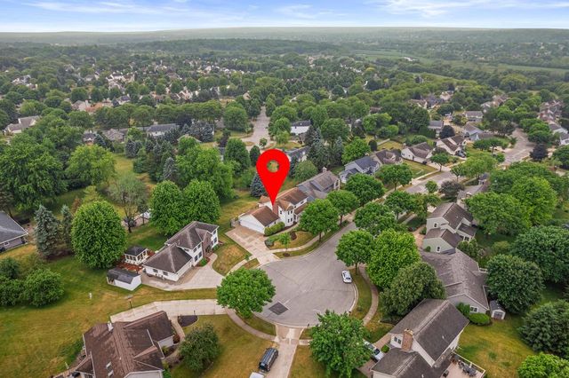 1211 Highpoint LANE, Waukesha, WI 53189
