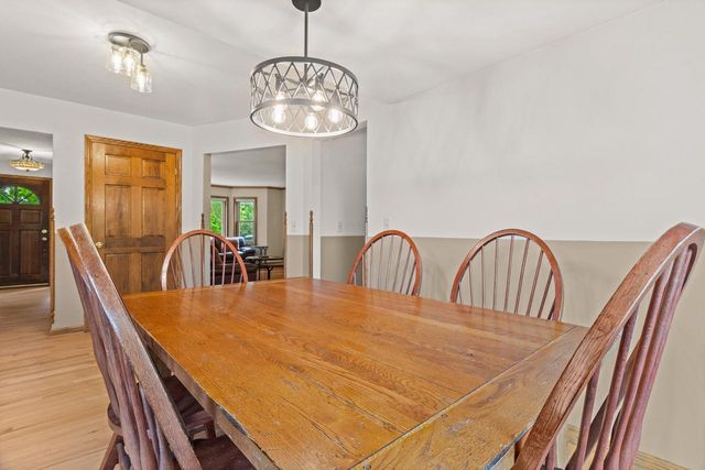 1211 Highpoint LANE, Waukesha, WI 53189