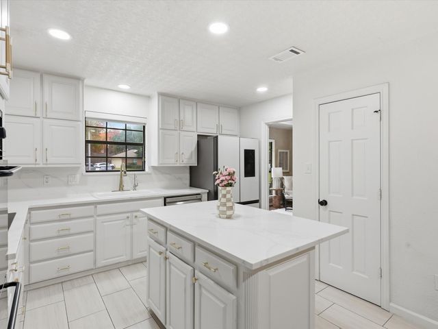 3516 Henry Court, Arlington, TX 76017