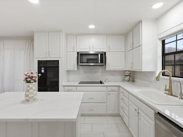 3516 Henry Court, Arlington, TX 76017