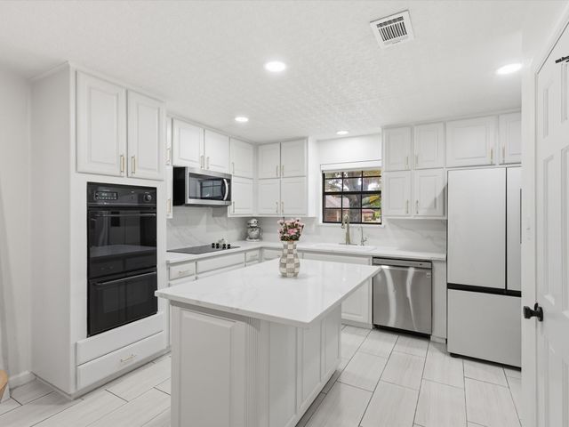 3516 Henry Court, Arlington, TX 76017