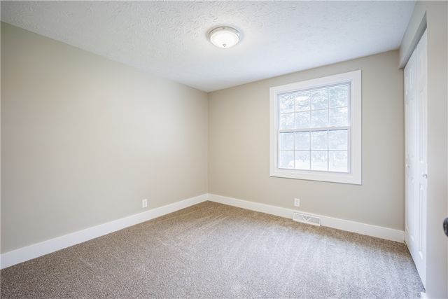 24 Carriage Court, Pittsford, NY 14534