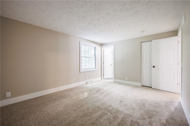 24 Carriage Court, Pittsford, NY 14534