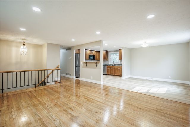 24 Carriage Court, Pittsford, NY 14534