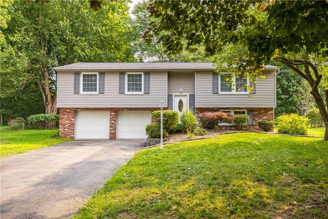 24 Carriage Court, Pittsford, NY 14534