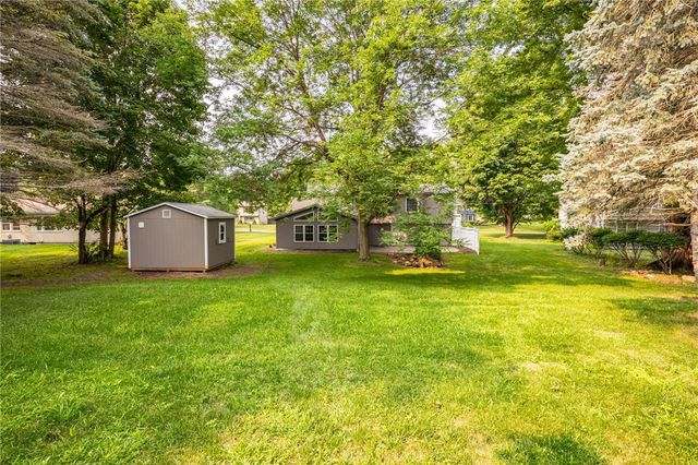 24 Carriage Court, Pittsford, NY 14534