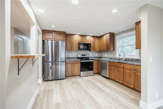 24 Carriage Court, Pittsford, NY 14534
