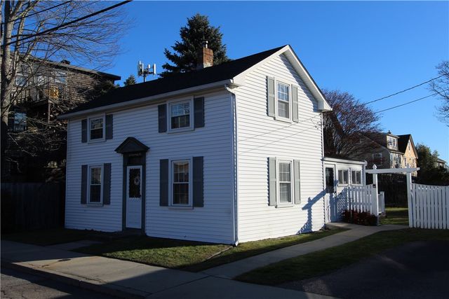 26 Freebody Street, Newport, RI 02840