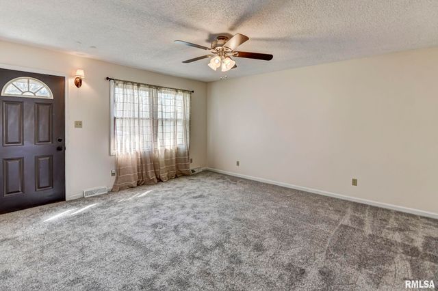 1217 W SHERMAN Street, Taylorville, IL 62568