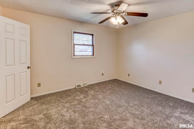 1217 W SHERMAN Street, Taylorville, IL 62568