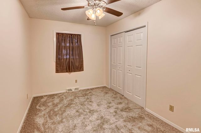 1217 W SHERMAN Street, Taylorville, IL 62568