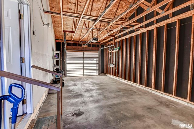 1217 W SHERMAN Street, Taylorville, IL 62568