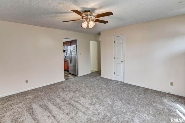 1217 W SHERMAN Street, Taylorville, IL 62568