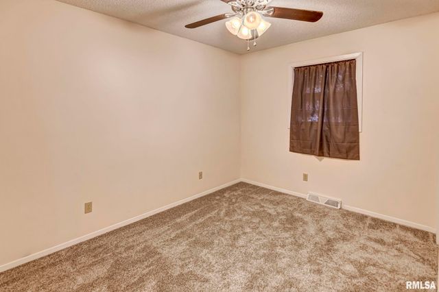 1217 W SHERMAN Street, Taylorville, IL 62568