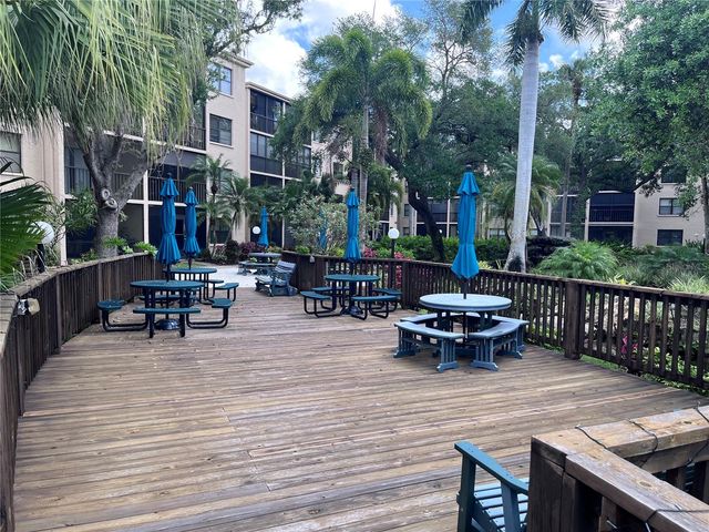 315 30TH AVENUE W B203, Bradenton, FL 34205