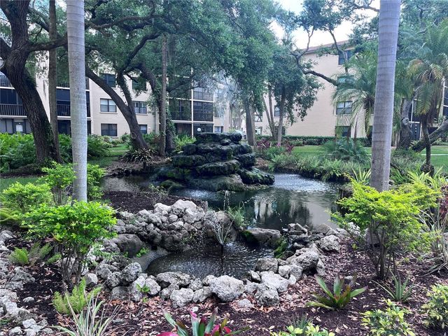 315 30TH AVENUE W B203, Bradenton, FL 34205