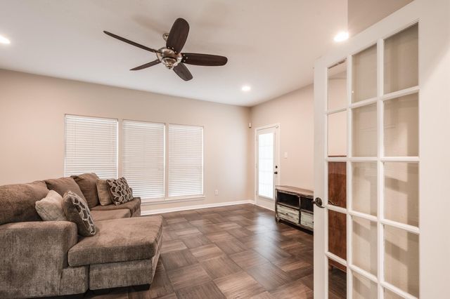 16148 Broadwater Drive, Crosby, TX 77532