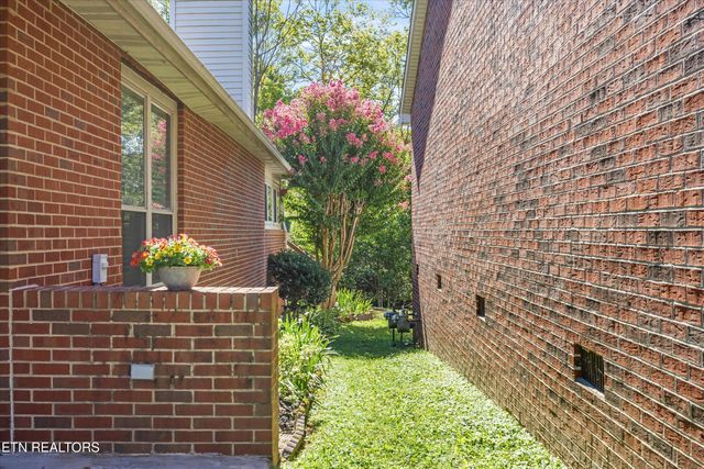 400 Creekview Lane, Knoxville, TN 37923
