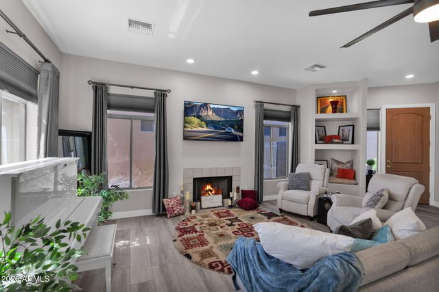 3917 E CARTER Drive, Phoenix, AZ 85042