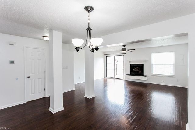 1748 Unicorn DR, Virginia Beach, VA 23454