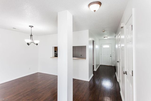 1748 Unicorn DR, Virginia Beach, VA 23454