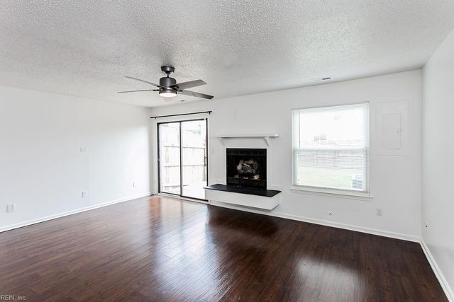 1748 Unicorn DR, Virginia Beach, VA 23454