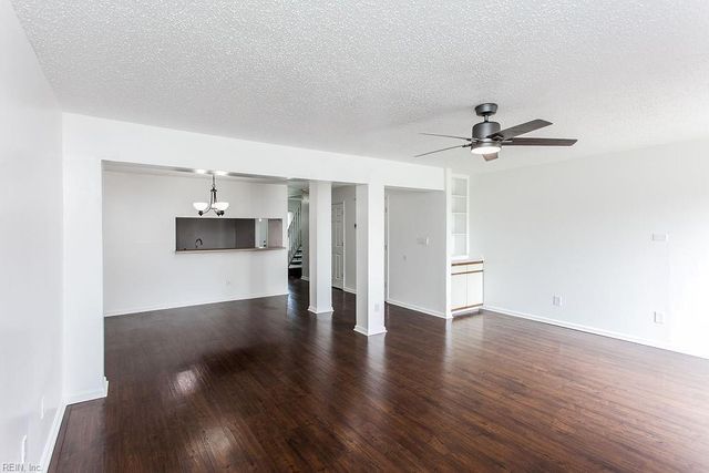 1748 Unicorn DR, Virginia Beach, VA 23454