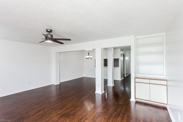 1748 Unicorn DR, Virginia Beach, VA 23454