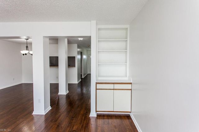 1748 Unicorn DR, Virginia Beach, VA 23454