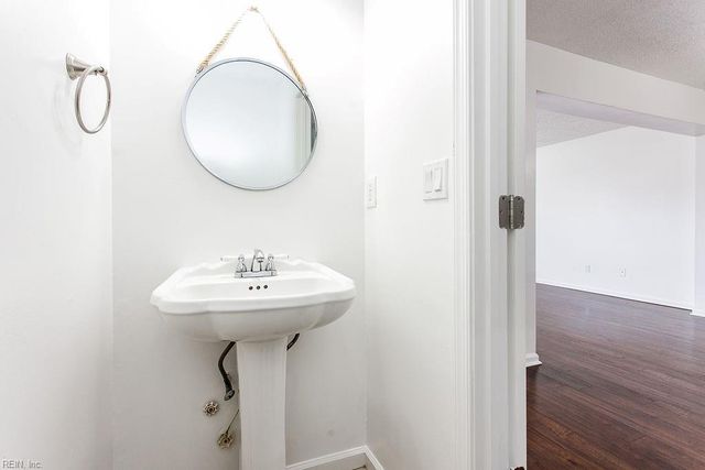 1748 Unicorn DR, Virginia Beach, VA 23454