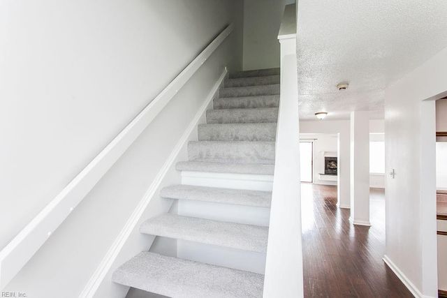 1748 Unicorn DR, Virginia Beach, VA 23454