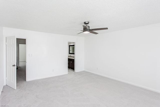 1748 Unicorn DR, Virginia Beach, VA 23454