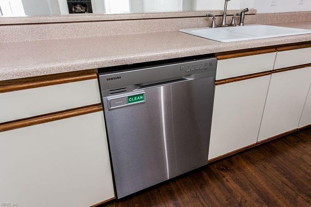 1748 Unicorn DR, Virginia Beach, VA 23454